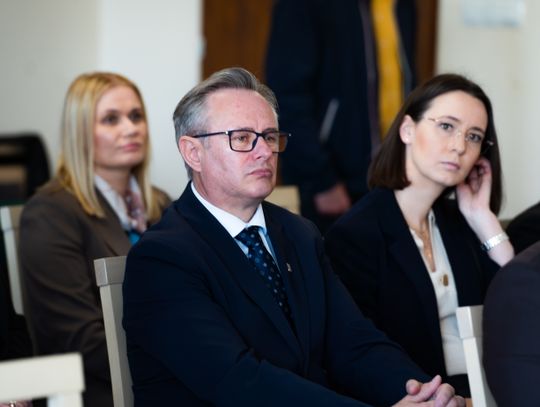 Podpisanie umów na drogi lokalne w ramach Rządowego Funduszu Rozwoju Dróg (zdjęcia)