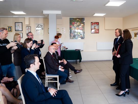 Podpisanie umów na drogi lokalne w ramach Rządowego Funduszu Rozwoju Dróg (zdjęcia)