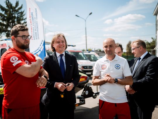 Przekazanie sprzętu ratunkowego dla ŚLWOPR (zdjęcia)