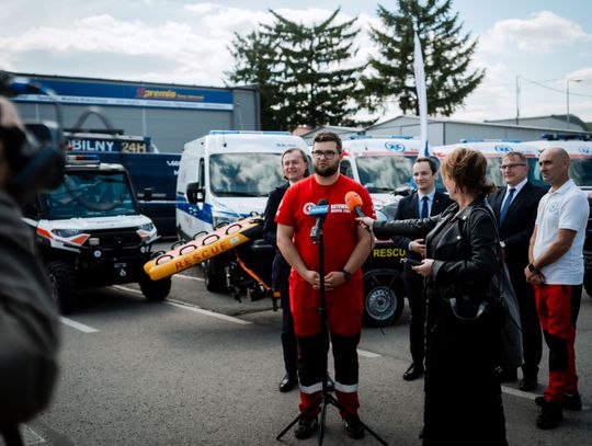 Przekazanie sprzętu ratunkowego dla ŚLWOPR (zdjęcia)