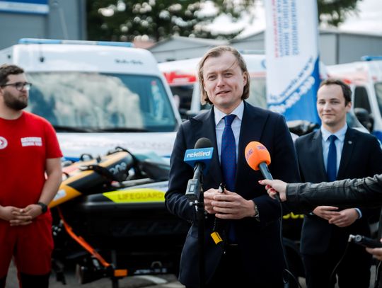 Przekazanie sprzętu ratunkowego dla ŚLWOPR (zdjęcia)