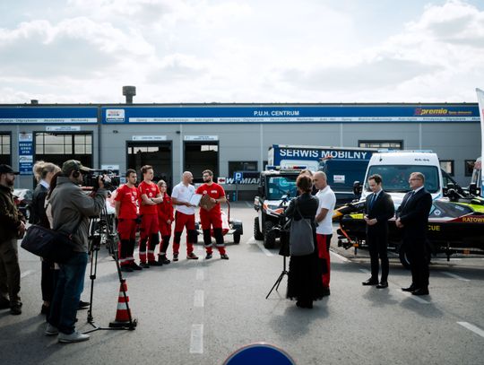 Przekazanie sprzętu ratunkowego dla ŚLWOPR (zdjęcia)