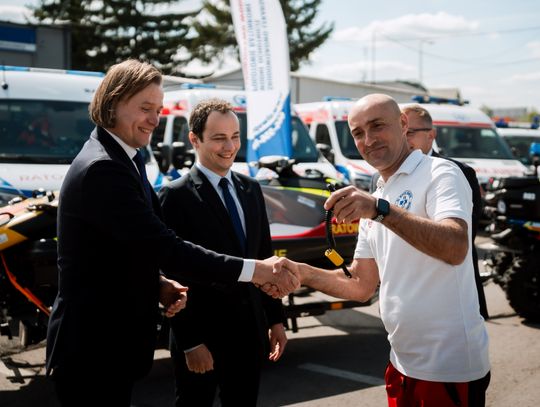 Przekazanie sprzętu ratunkowego dla ŚLWOPR (zdjęcia)