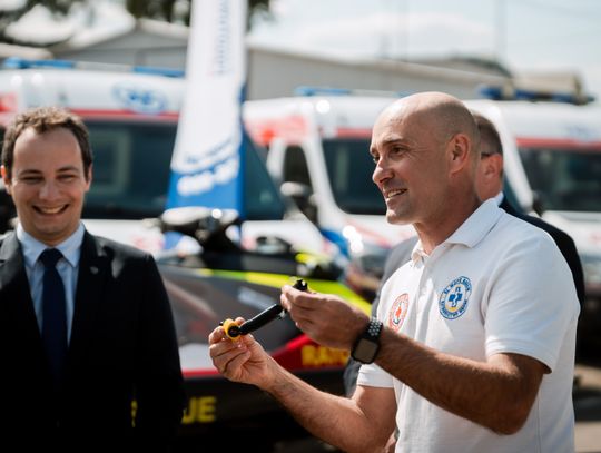 Przekazanie sprzętu ratunkowego dla ŚLWOPR (zdjęcia)