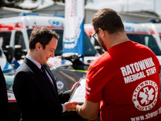 Przekazanie sprzętu ratunkowego dla ŚLWOPR (zdjęcia)