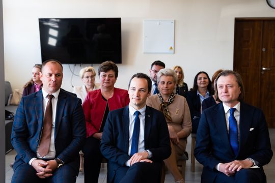 Podpisanie umów na drogi lokalne w ramach Rządowego Funduszu Rozwoju Dróg (zdjęcia)