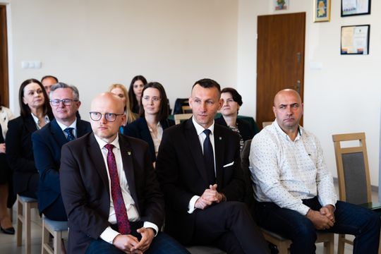 Podpisanie umów na drogi lokalne w ramach Rządowego Funduszu Rozwoju Dróg (zdjęcia)