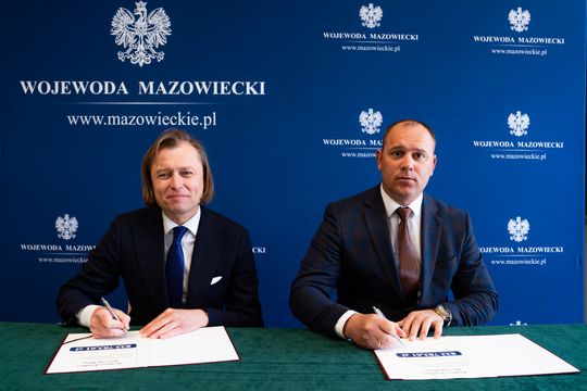 Podpisanie umów na drogi lokalne w ramach Rządowego Funduszu Rozwoju Dróg (zdjęcia)