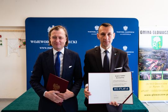 Podpisanie umów na drogi lokalne w ramach Rządowego Funduszu Rozwoju Dróg (zdjęcia)