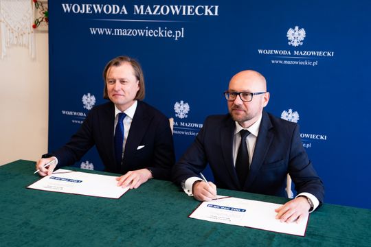 Podpisanie umów na drogi lokalne w ramach Rządowego Funduszu Rozwoju Dróg (zdjęcia)