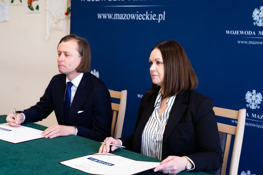 Podpisanie umów na drogi lokalne w ramach Rządowego Funduszu Rozwoju Dróg (zdjęcia)