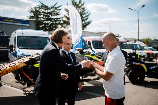 Przekazanie sprzętu ratunkowego dla ŚLWOPR (zdjęcia) Przekazanie sprzętu ratunkowego dla ŚLWOPR (zdjęcia)