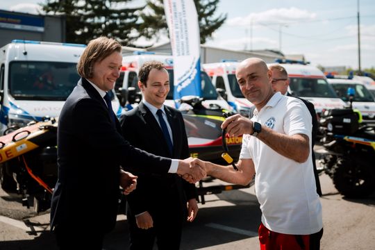 Przekazanie sprzętu ratunkowego dla ŚLWOPR (zdjęcia)