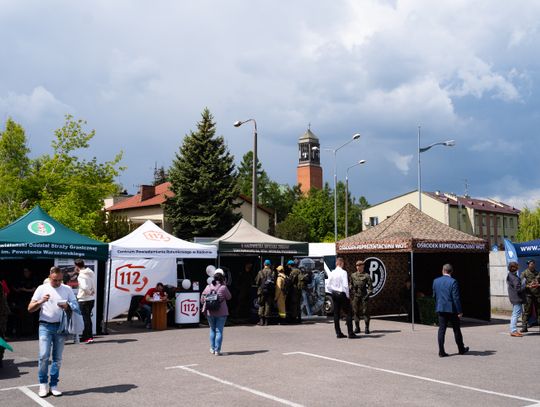Mundurowe targi pracy w PUP Radom (zdjęcia)