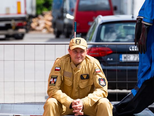 Mundurowe targi pracy w PUP Radom (zdjęcia)