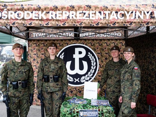 Mundurowe targi pracy w PUP Radom (zdjęcia)