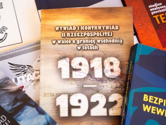 Mundurowe targi pracy w PUP Radom (zdjęcia)