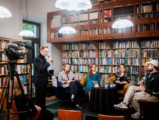 Wspólny f(r)ont książki: debata o  aktualnej sytuacji pisarzy, wydawców i bibliotekarzy (zdjęcia)