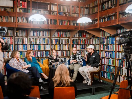 Wspólny f(r)ont książki: debata o  aktualnej sytuacji pisarzy, wydawców i bibliotekarzy (zdjęcia)