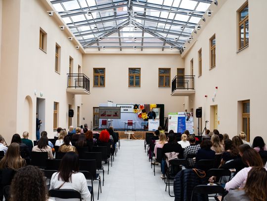 IV Konferencja SOSW z cyklu „Edukacja i rozwój” w Kamienicy Deskurów (zdjęcia)