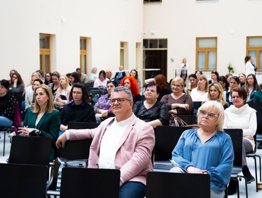 IV Konferencja SOSW z cyklu „Edukacja i rozwój” w Kamienicy Deskurów (zdjęcia)