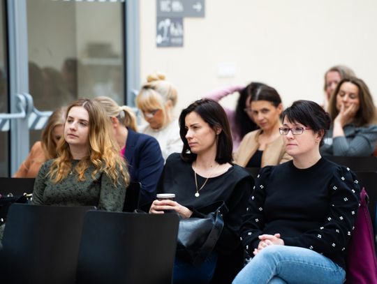 IV Konferencja SOSW z cyklu „Edukacja i rozwój” w Kamienicy Deskurów (zdjęcia)