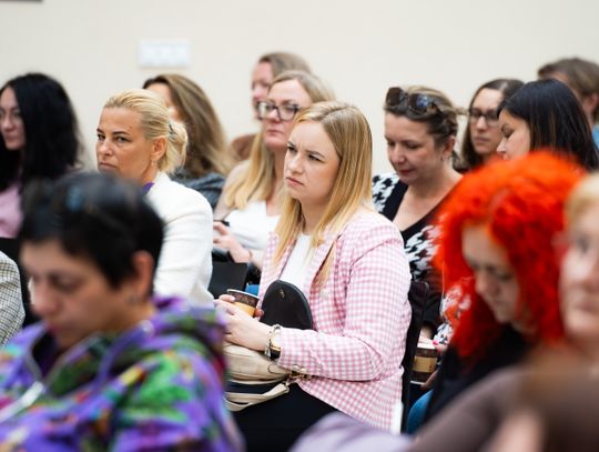 IV Konferencja SOSW z cyklu „Edukacja i rozwój” w Kamienicy Deskurów (zdjęcia)