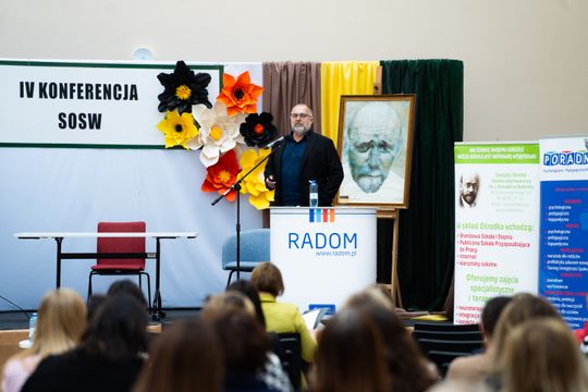 IV Konferencja SOSW z cyklu „Edukacja i rozwój” w Kamienicy Deskurów (zdjęcia)