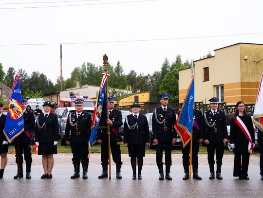 Przekazanie wozu strażackiego dla OSP Wola Korzeniowa (zdjęcia)