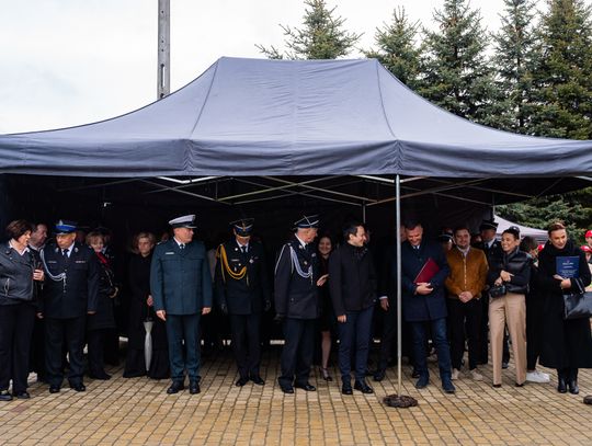 Przekazanie wozu strażackiego dla OSP Wola Korzeniowa (zdjęcia)