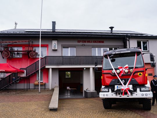 Przekazanie wozu strażackiego dla OSP Wola Korzeniowa (zdjęcia)