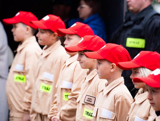 Przekazanie wozu strażackiego dla OSP Wola Korzeniowa (zdjęcia)