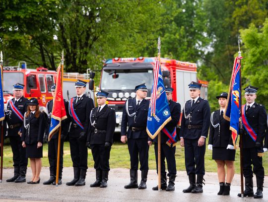 Przekazanie wozu strażackiego dla OSP Wola Korzeniowa (zdjęcia)