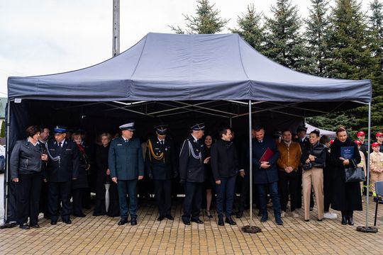 Przekazanie wozu strażackiego dla OSP Wola Korzeniowa (zdjęcia)