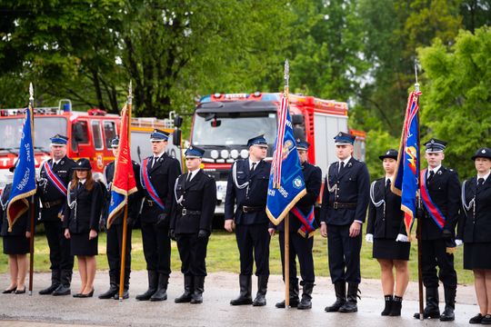Przekazanie wozu strażackiego dla OSP Wola Korzeniowa (zdjęcia)