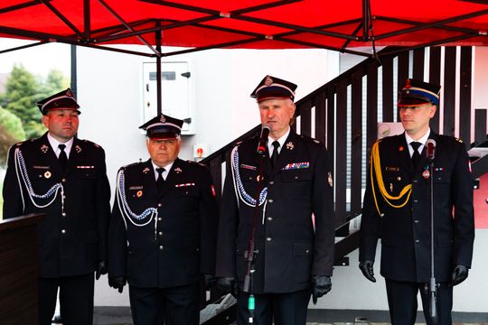 Przekazanie wozu strażackiego dla OSP Wola Korzeniowa (zdjęcia)