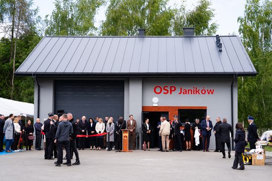Otwarcie strażnicy oraz przekazanie sprzętu dla OSP w Janikowie (zdjęcia)