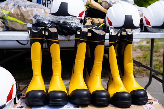 Otwarcie strażnicy oraz przekazanie sprzętu dla OSP w Janikowie (zdjęcia)