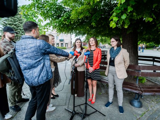 Spacery edukacyjne z przewodnikiem dla klas VI - konferencja (zdjęcia)