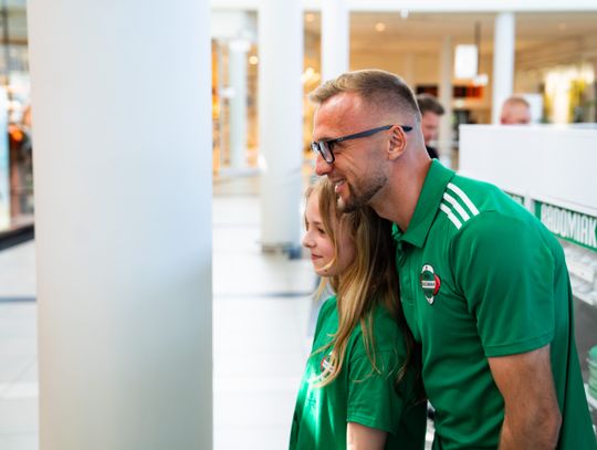 Spotkanie piłkarzy Radomiaka z kibicami w Galerii Słonecznej (zdjęcia)