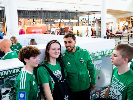 Spotkanie piłkarzy Radomiaka z kibicami w Galerii Słonecznej (zdjęcia)