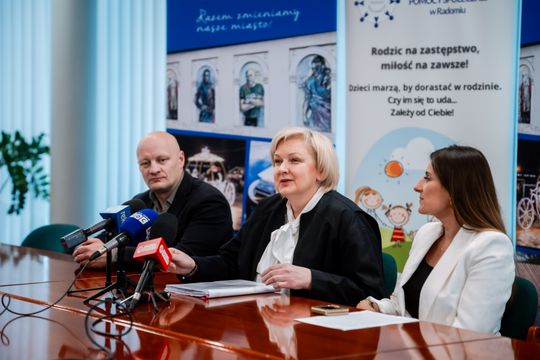 Pierwsze Ogólnomiejskie Spotkanie z Radomską Pieczą Zastępczą - konferencja (zdjęcia)