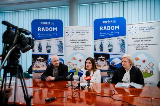Pierwsze Ogólnomiejskie Spotkanie z Radomską Pieczą Zastępczą - konferencja (zdjęcia)