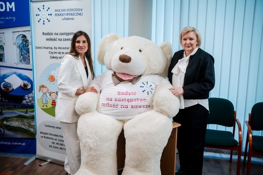 Pierwsze Ogólnomiejskie Spotkanie z Radomską Pieczą Zastępczą - konferencja (zdjęcia)