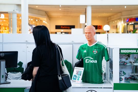Spotkanie piłkarzy Radomiaka z kibicami w Galerii Słonecznej (zdjęcia)