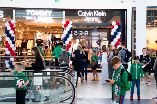 Spotkanie piłkarzy Radomiaka z kibicami w Galerii Słonecznej (zdjęcia)