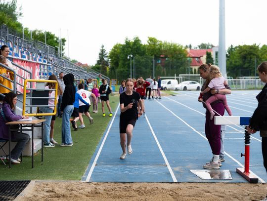 Lekkoatletyczne czwartki na MOSiRZE (zdjęcia)