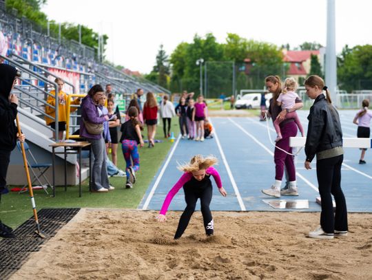 Lekkoatletyczne czwartki na MOSiRZE (zdjęcia)