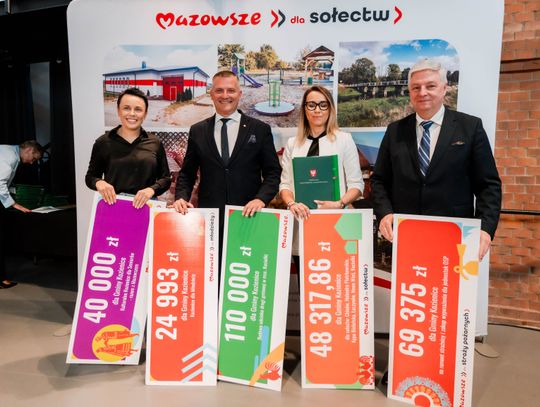 Popisanie umów w ramach programu Mazowsze dla Sołectw (zdjęcia)