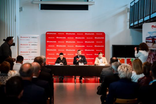 Popisanie umów w ramach programu Mazowsze dla Sołectw (zdjęcia)